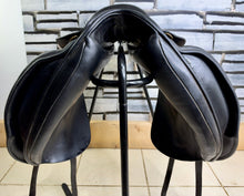 Load image into Gallery viewer, 17” MW Ideal/Martin Wilkinson Suzannah Dressage Saddle - Black
