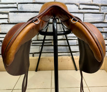 Load image into Gallery viewer, 17” Wide Butet Monoflap Cross Country Jump Saddle - Brown/Tan