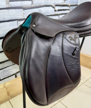 Load image into Gallery viewer, 18 1/2” MW Voltaire Stutgartt Double Flap Jump Saddle - Brown