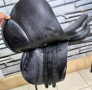 17-17 1/2” MW Henri De Rivel Jump Saddle - Black