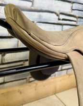 Load image into Gallery viewer, 16 1/2” MW Orion/Ideal Show Saddle - Brown - Reverse Hide - Close Contact