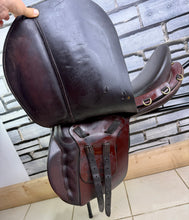 Load image into Gallery viewer, 17 1/2” XW Frank Baines Enduro GP Saddle - Brown - Endurance/Trec
