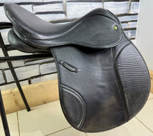 Load image into Gallery viewer, 16 1/2” Medium Eclipse Leather &amp; Synthetic GP Saddle - Black