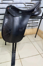 Load image into Gallery viewer, 18” MN Albion Style Dressage Saddle - Black
