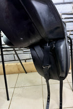 Load image into Gallery viewer, 17 1/2” Wide Ideal/Batchelors Suzannah Dressage Saddle - Black
