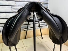 Load image into Gallery viewer, 18” MW Albion Legend K2 Dressage Saddle - Black