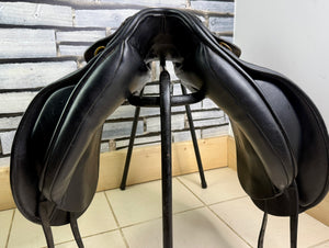 18” MW Albion Legend K2 Dressage Saddle - Black