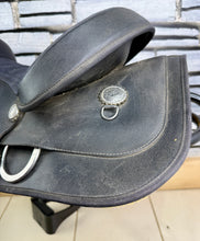 Load image into Gallery viewer, 15” Wintec Western Saddle - Black