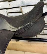 Load image into Gallery viewer, 16 1/2” Wide-XW Changeable Gullet Thorowgood Long Leg Pony GP Saddle -Black- Flocked