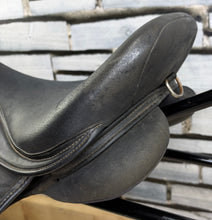 Load image into Gallery viewer, 17” Wide Thorowgood Griffin Cob GP Saddle -Black- Flat Tree - W