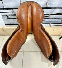 Load image into Gallery viewer, 17 1/2” MN (Fit 28) Stubben Parzival GP Saddle - Brown