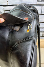 Load image into Gallery viewer, 17 1/2” Wide-XW/Changeable Gullet Kent &amp; Masters Dressage Saddle - Black