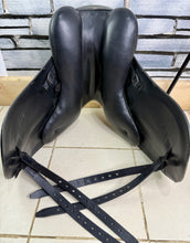 Load image into Gallery viewer, 17 1/2” Wide Stride Free Elite Dressage Saddle - Black