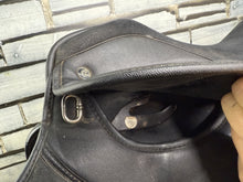 Load image into Gallery viewer, 17” Narrow Thorowgood Griffen High Wither GP Saddle-Black