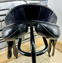 Load image into Gallery viewer, 17” Wide-XW Dever Cob GP Saddle - Black