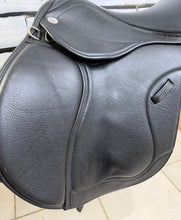 Load image into Gallery viewer, 17” on 16 1/2” Panels Wide Winners Circle GP/Jump Cob Saddle - Black
