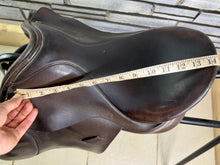 Load image into Gallery viewer, 14 1/2” Medium Farrington Small Pony GP Saddle - Brown