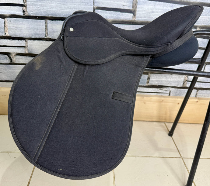 16 1/2” MW Synthetic Lightwieght GP Saddle - Black