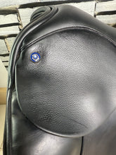 Load image into Gallery viewer, 18” Wide Ideal/Martin Wilkinson Suzannah Dressage Saddle - Black