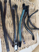 Load image into Gallery viewer, S/H Job Lot x 10 Brownands - Bling/GFS/Plaited - P/Cob/F