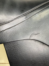 Load image into Gallery viewer, 17 1/2” MW Albion K2 Jump Saddle - Black -Big Blocks- Mega Comfy