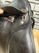 Load image into Gallery viewer, 17” MW Harry Dabbs Taurus Forward Cut GP Saddle -Black- Upswept Panels