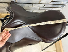 Load image into Gallery viewer, 17” Wide Crown/Ideal 1350 GP Saddle - Brown - Big Blocks - English Leather