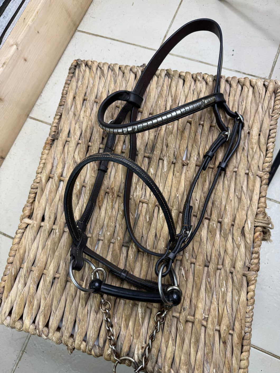 S/H In-hand Show Bridle-Clinchered Brow & Coupling-Cob