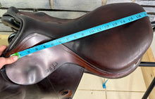 Load image into Gallery viewer, 17” MW Amerigo Vega Monoflap Jump Saddle - Brown