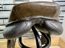Load image into Gallery viewer, 17” MW Henri De Rivel Jump Saddle - Black