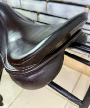 Load image into Gallery viewer, 17” MW Jeffries Falcon English Event GP Saddle - Brown