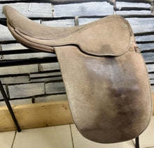 Load image into Gallery viewer, 16 1/2” MW Orion/Ideal Show Saddle - Brown - Reverse Hide - Close Contact