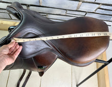 Load image into Gallery viewer, 17” +1.5 (MW) Amerigo Vega Monoflap Jump Saddle - Brown
