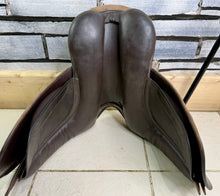 Load image into Gallery viewer, 15” Wide-XW Derby House English Show/Working Hunter Pony Saddle -Brown- Suede Top