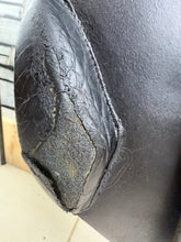 Load image into Gallery viewer, 17 1/2” Medium Henri De Rivel Jump Saddle - Black