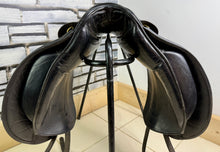 Load image into Gallery viewer, 18” MN Albion Style Dressage Saddle - Black