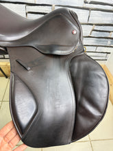 Load image into Gallery viewer, 17” MW Jeffries Falcon One GP/Jump/Event Saddle - Brown - Square Cantle