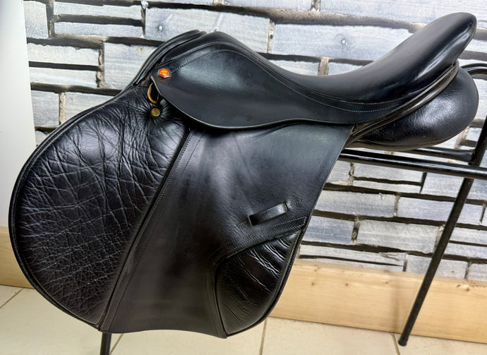 17” MW Albion K2 Jump Saddle - Black