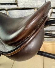 Load image into Gallery viewer, 17” Wide Farrington Burford Event Cob Saddle - Brown
