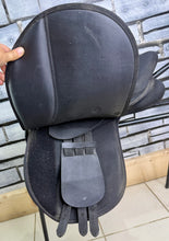 Load image into Gallery viewer, 16” Wide/Changeable Gullet Thorowgood Maxam Pony GP Saddle - Black