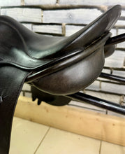 Load image into Gallery viewer, 16 1/2” Medium Farrington Burford Event GP Saddle - Black