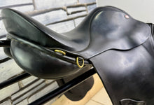 Load image into Gallery viewer, 17” Medium Jeffries Falcon Event GP Saddle - Black