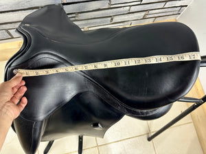 17 1/2” M Changeable Gullet Bates Innova Saddle - Black