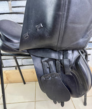 Load image into Gallery viewer, 18” Narrow Albion K2 TB GP Saddle - Black