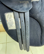 Load image into Gallery viewer, 17” MW Thorowgood Maxam GP Saddle - Black