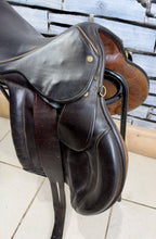 Load image into Gallery viewer, 17 1/2” MW Palmer Saddlery/Equiwear Monoflap GP/Jump Saddle - Brown - Flocked Close Contact