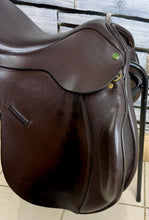 Load image into Gallery viewer, 17” Wide Crown/Ideal 1350 GP Saddle - Brown - Big Blocks - English Leather