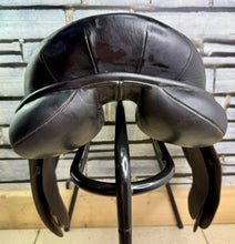Load image into Gallery viewer, 17” XXW Hamilton Balance GP Saddle - Black - 7X Wide