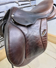 Load image into Gallery viewer, 17” MW Patrick Saddlery Jump Saddle - Brown