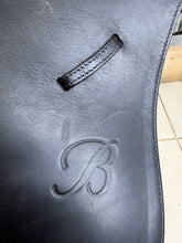 Load image into Gallery viewer, 17” Medium/Changeable Gullet Bates Caprilli GP Saddle - Black Leather